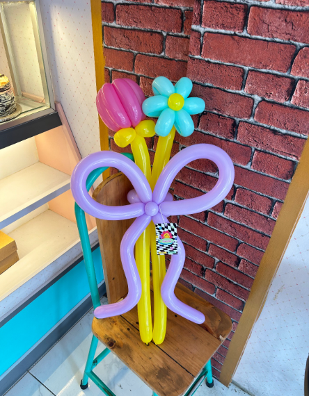 2 Stem Balloon Bouquet (Mix Tulip Daisy or Double)