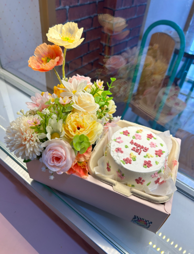 Artificial Flower Cake Box